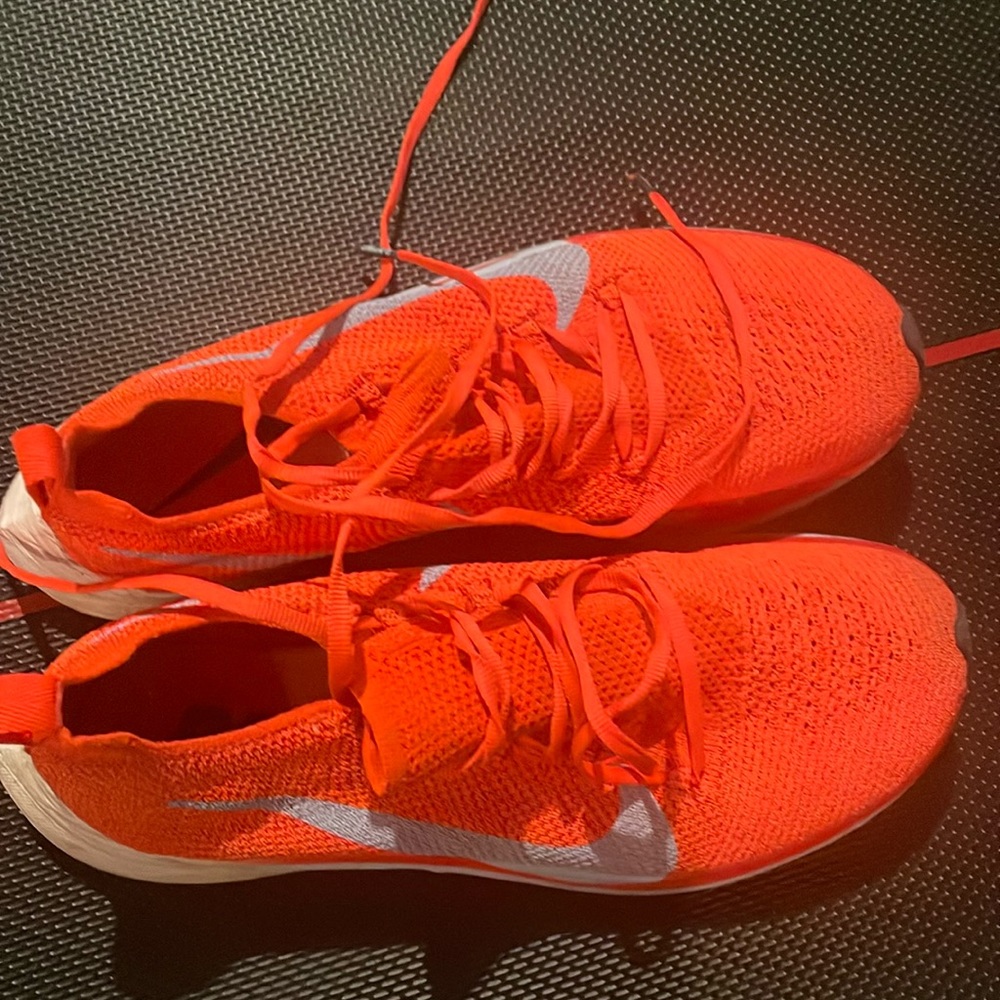 Nike women's vaporfly 4% flyknit performance size 8 used